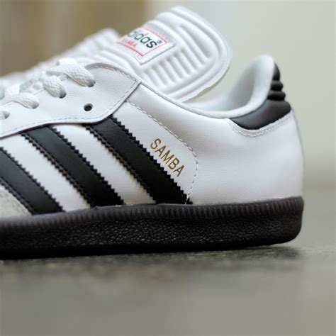 women's Adidas Samba classic